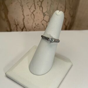 14K NATURAL DIAMOND ENGAGEMENT RING